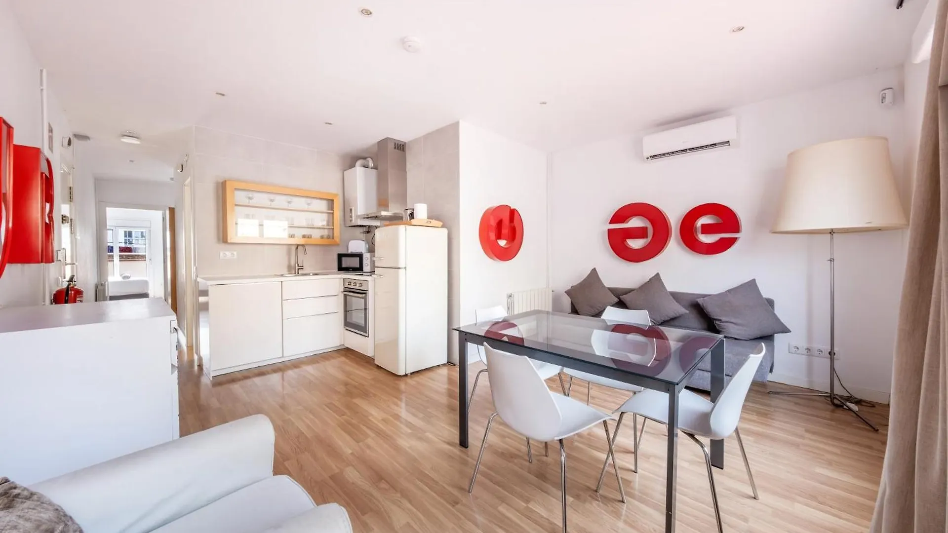 Ainb Barcelona Sants Apartments